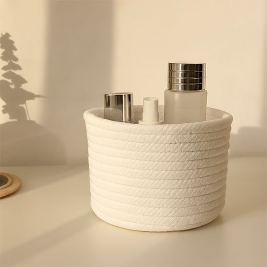 panier rangement blanc flacons parfum