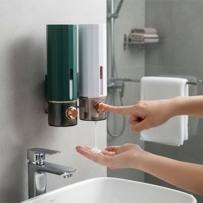 Distributeur savon mural deux modeles vue loin