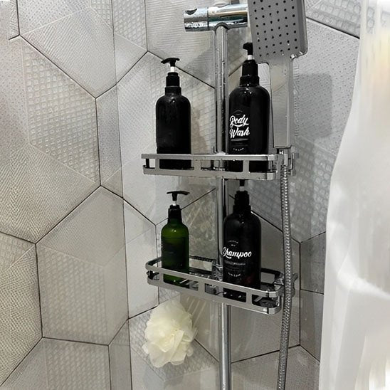 etagere suspendue sur barre deux quatre flacons dedans