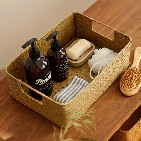 panier en osier rangement avec produits douche