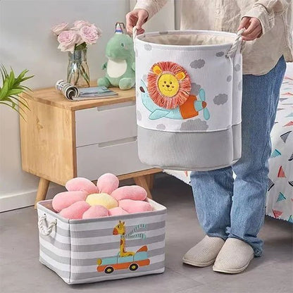 panier rangement deux lion rond tenu femme debout girafe carre devant