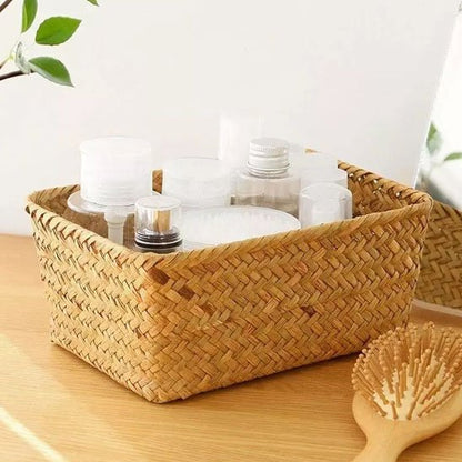 panier rangement osier un derriere brosse cheveux plein flacons