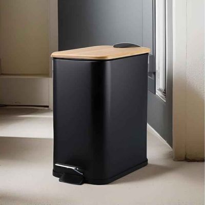 petite poubelle salle de bain noire pedale