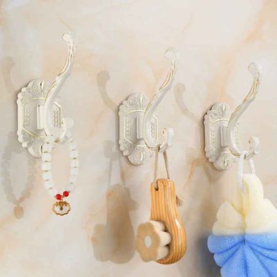 porte peignoir salle de bain trois blancs