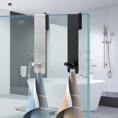 porte serviette deux modeles sur paroi douche avec serviette suspendue