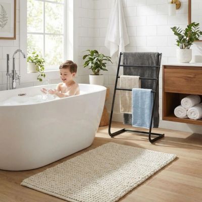 porte serviette echelle enfant prend bain