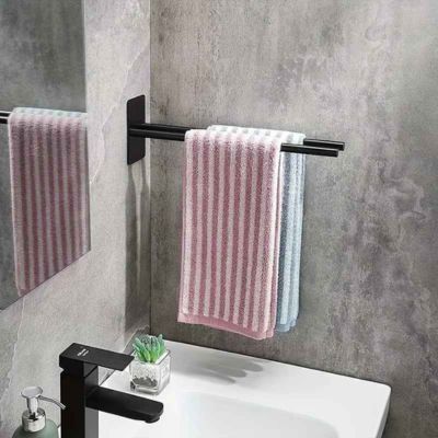 porte serviette noir deux serviettes rouge bleu