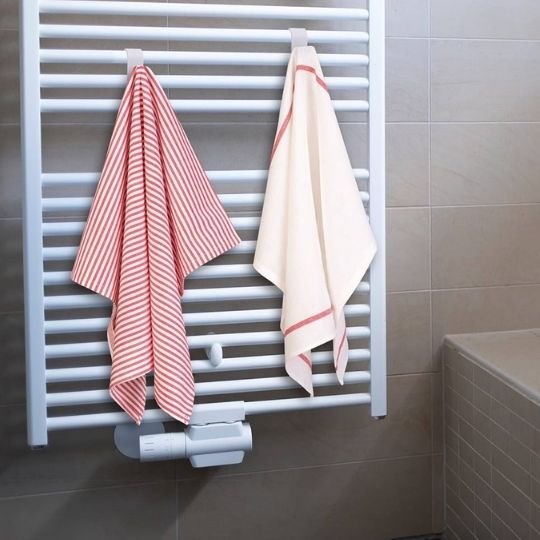 porte serviettes deux blancs avec serviette chacun
