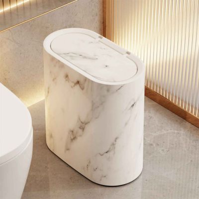poubelles salle de bain blanche