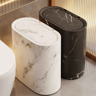 poubelles salle de bain deux blanche noire