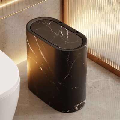 poubelles salle de bain noire